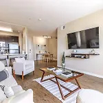Outstanding 2Bdr Near Venice Beach - Gym-Pool-Free Parking